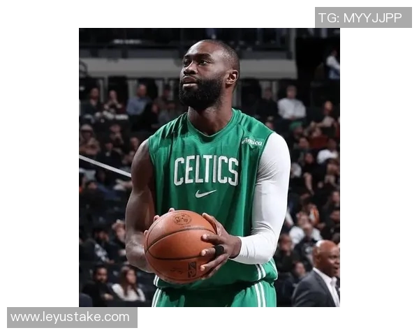 路威称赞杰伦布朗为12月最佳球员东部无人能敌的杰出表现引发关注